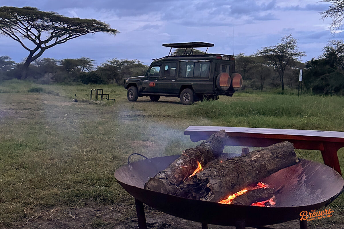 Lagerfeuer in der Serengeti