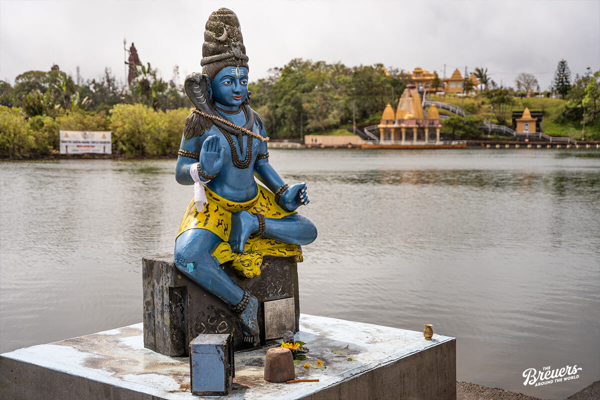 Hindu-Statue am Ganga Talao auf Mauritius