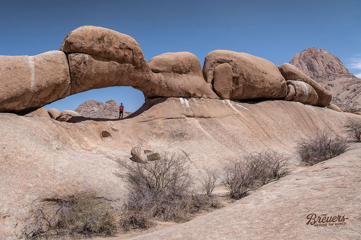 Rock Arch Steinbogen an der Spitzkoppe in Namibia