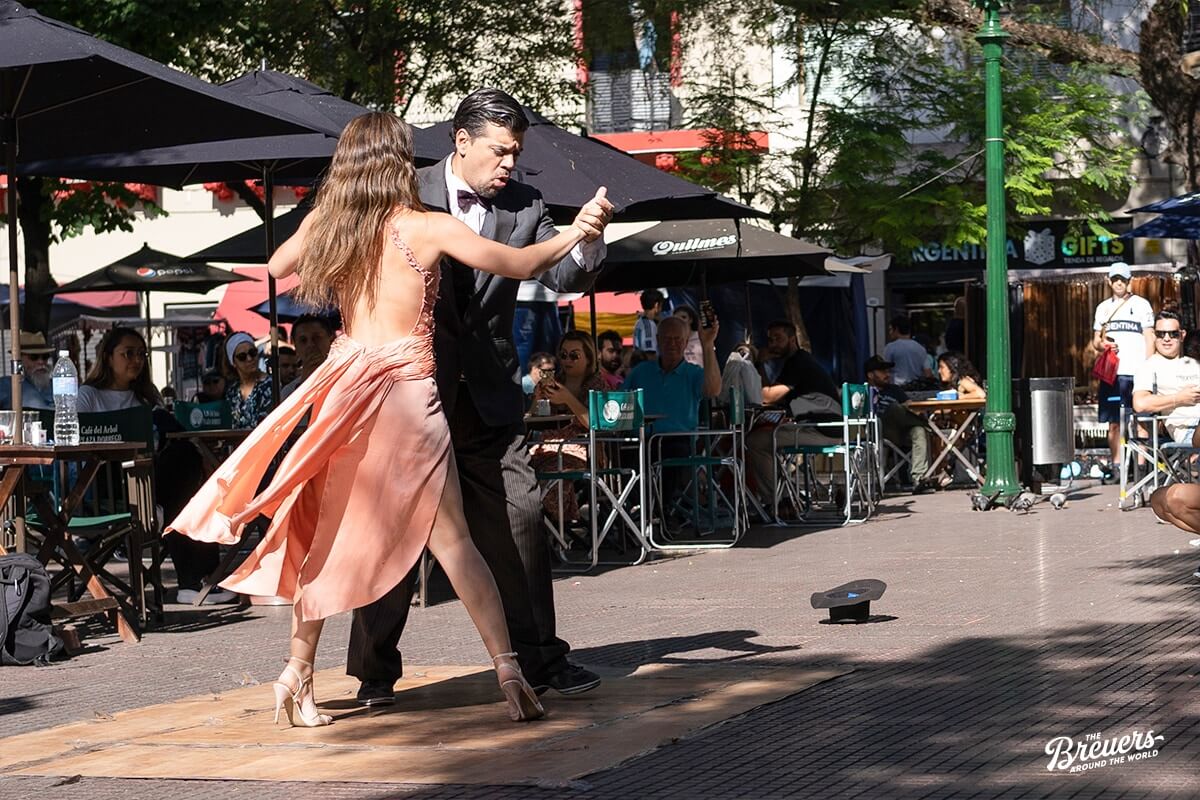Tango-Tänzer in San Telmo, dem ältesten Viertel von Buenos Aires