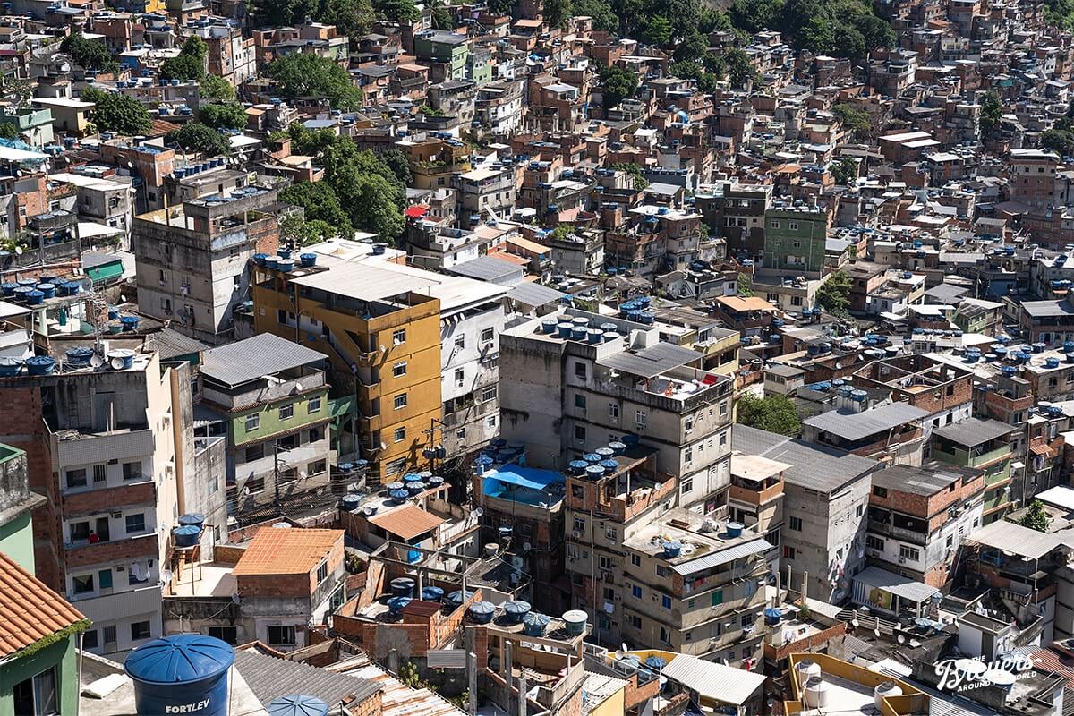 Blick über die Favela Rocinho von Rio de Janeiro