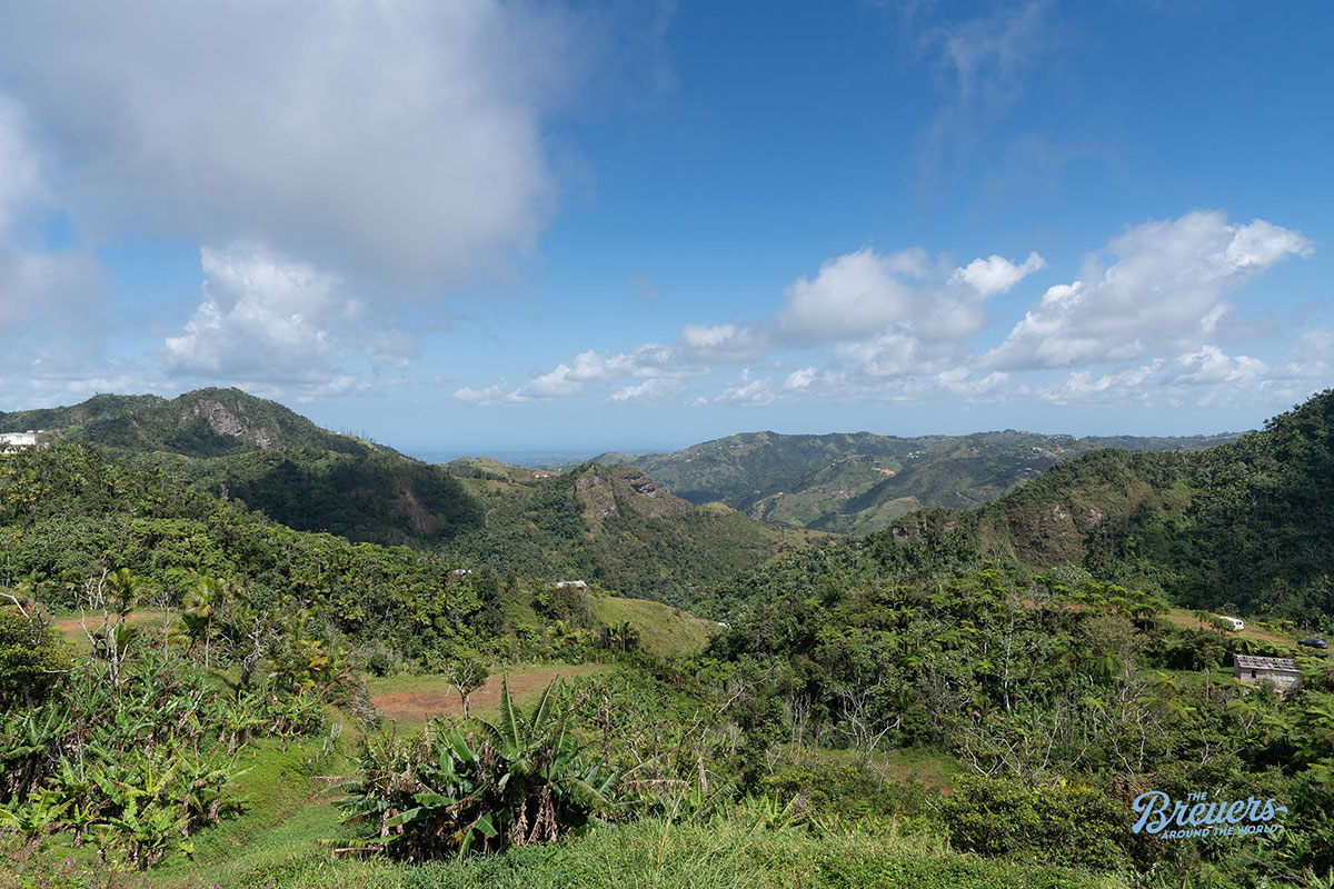 Blick in das Hochland von Puerto Rico auf der Ruta Panoramica