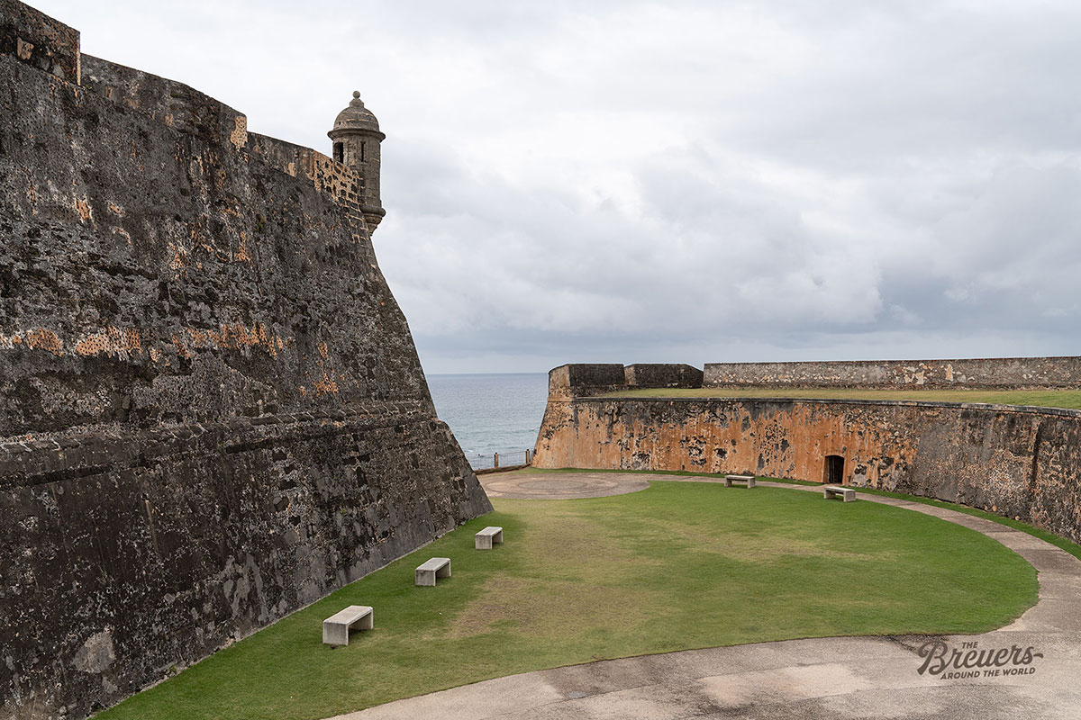 Dicke Mauern vom Castillo de San Crisóbal