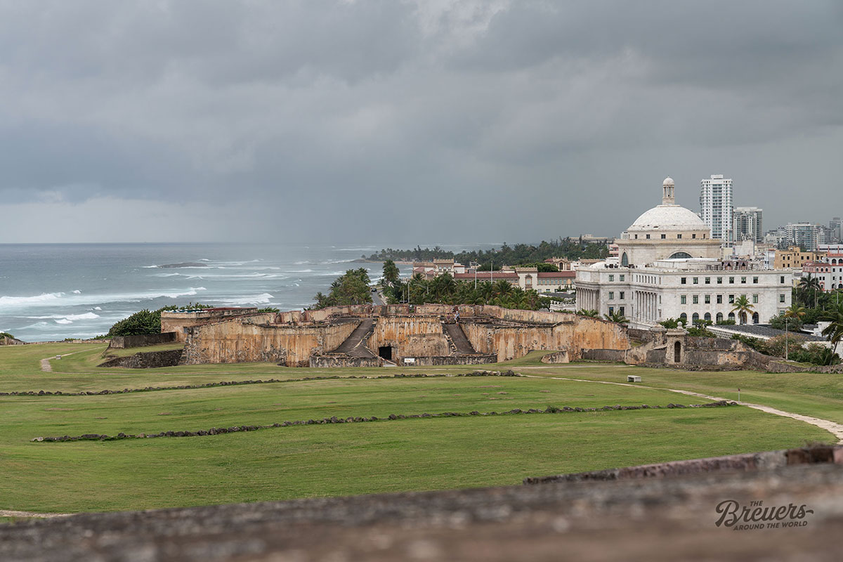 Blick vom Castillo de San Crisóbal auf das Capitol von San Juan