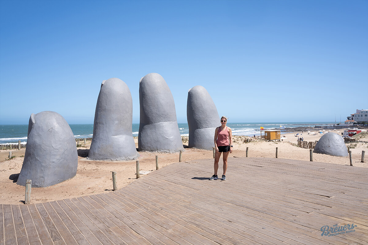 La Mano Skulptur am Strand von Punta del Este