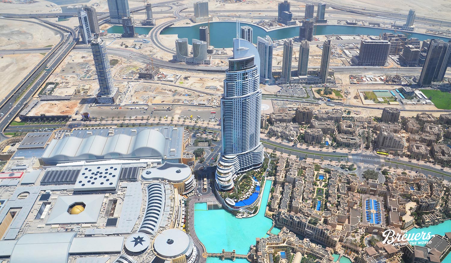 Blick von der 125. Etage des Burj Khalifa auf Dubai