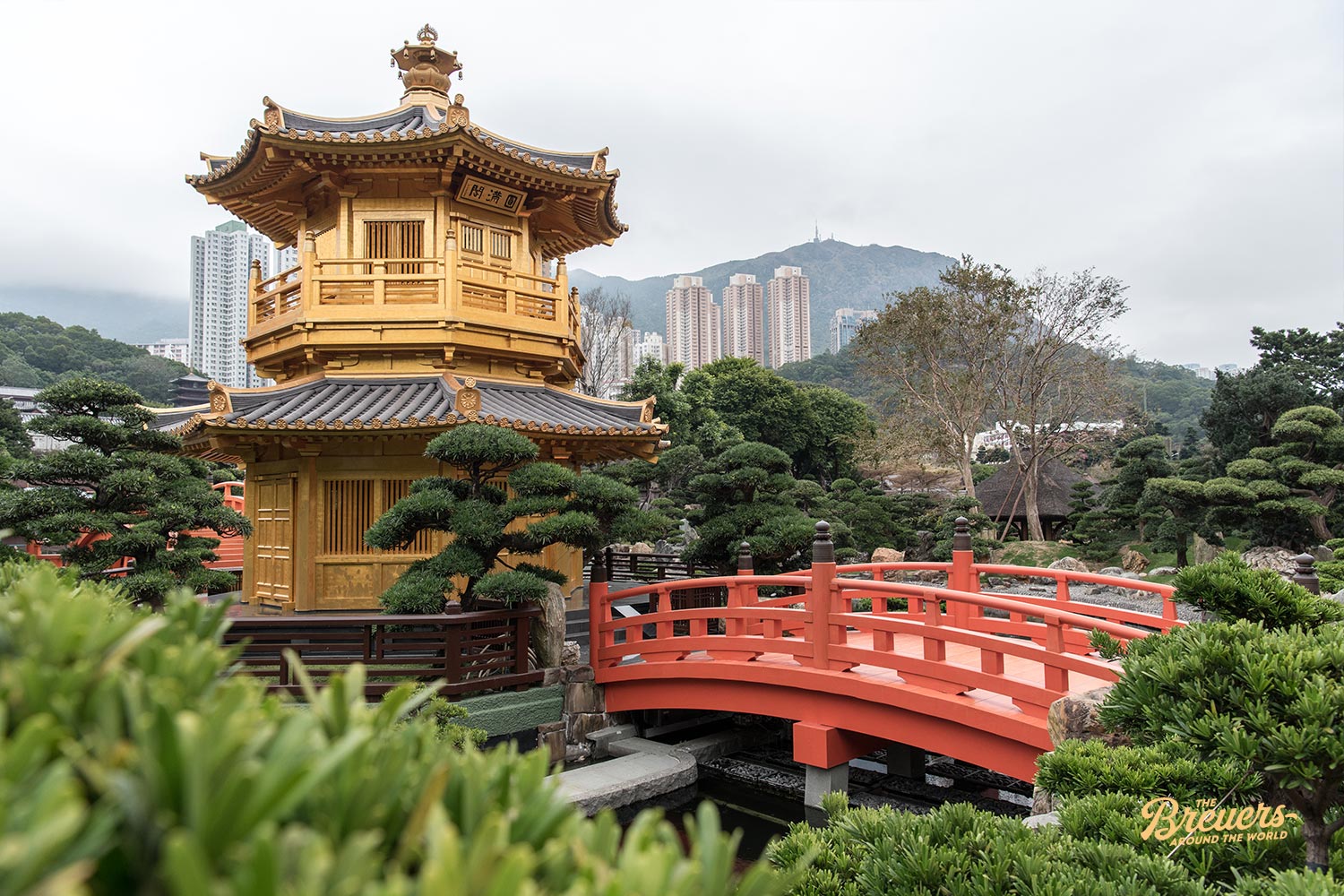 Goldene Pagode in Nin Lian Garden von Hongkong