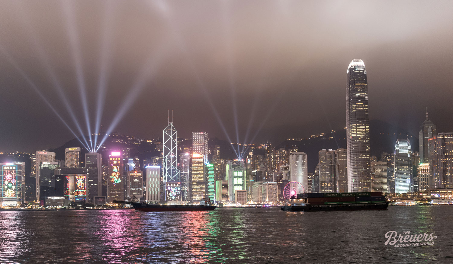 Symphony of Lights inszeniert die Skyline von Hongkong