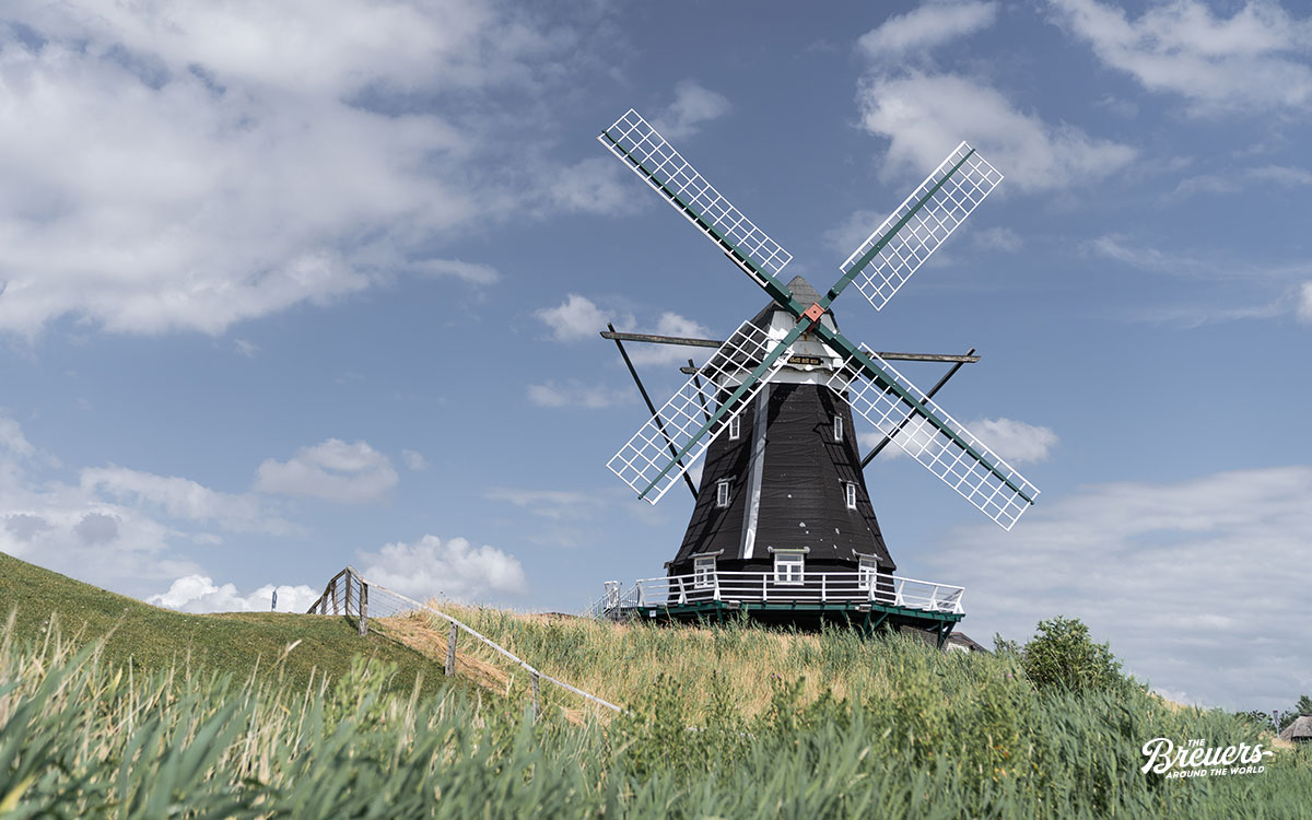 Nordermühle ist die bekannte Windmühle auf Pellworm