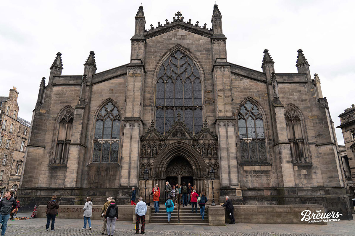 St. Giles Cathedral ist die älteste Kirche in Edinburgh 