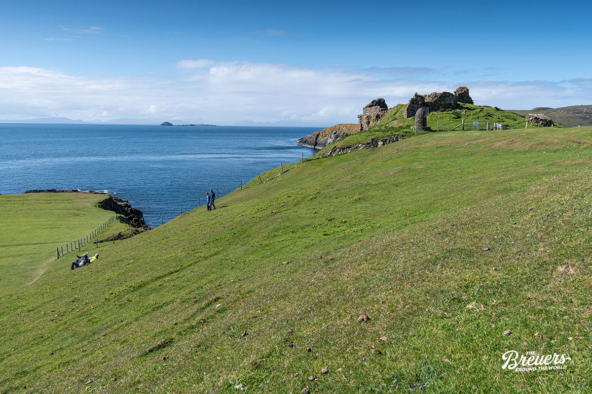 Blick auf Duntulm Castle an der Nordspitze der Isle of Skye