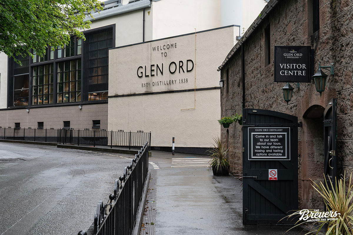 Eingang zur Glen Ord Distillerie Schottland
