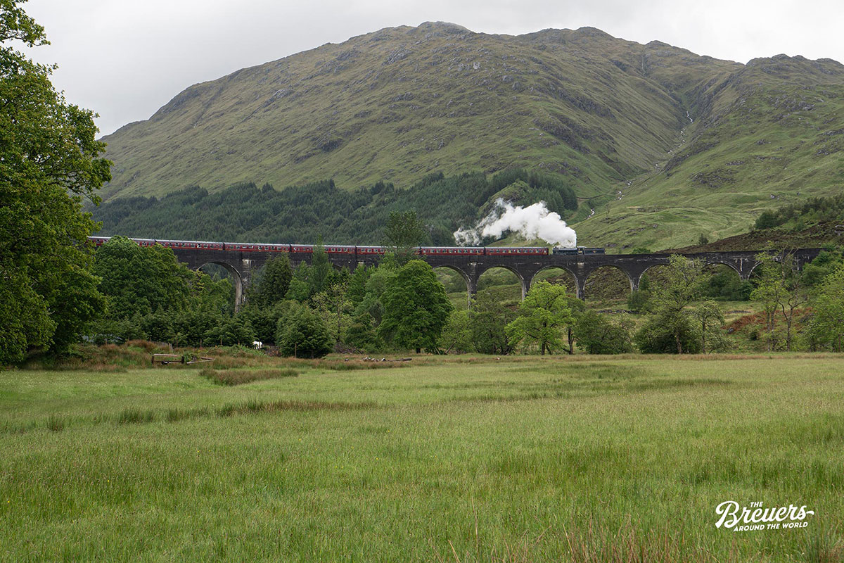 Hogwart Express ist ein Highlight auf jeder Schottland Rundreise