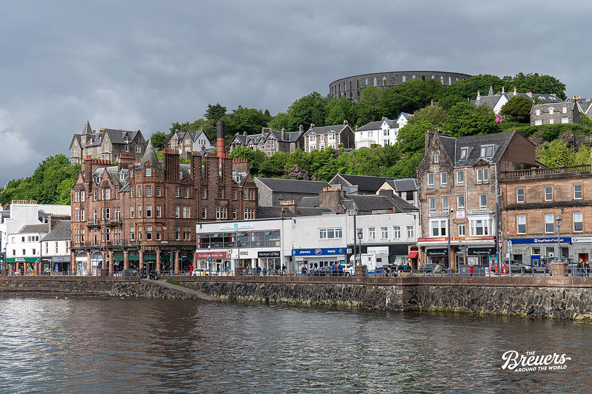 Küstenstadt Oban mit dem Kollosseum gehört zu jeder Schottland Reise