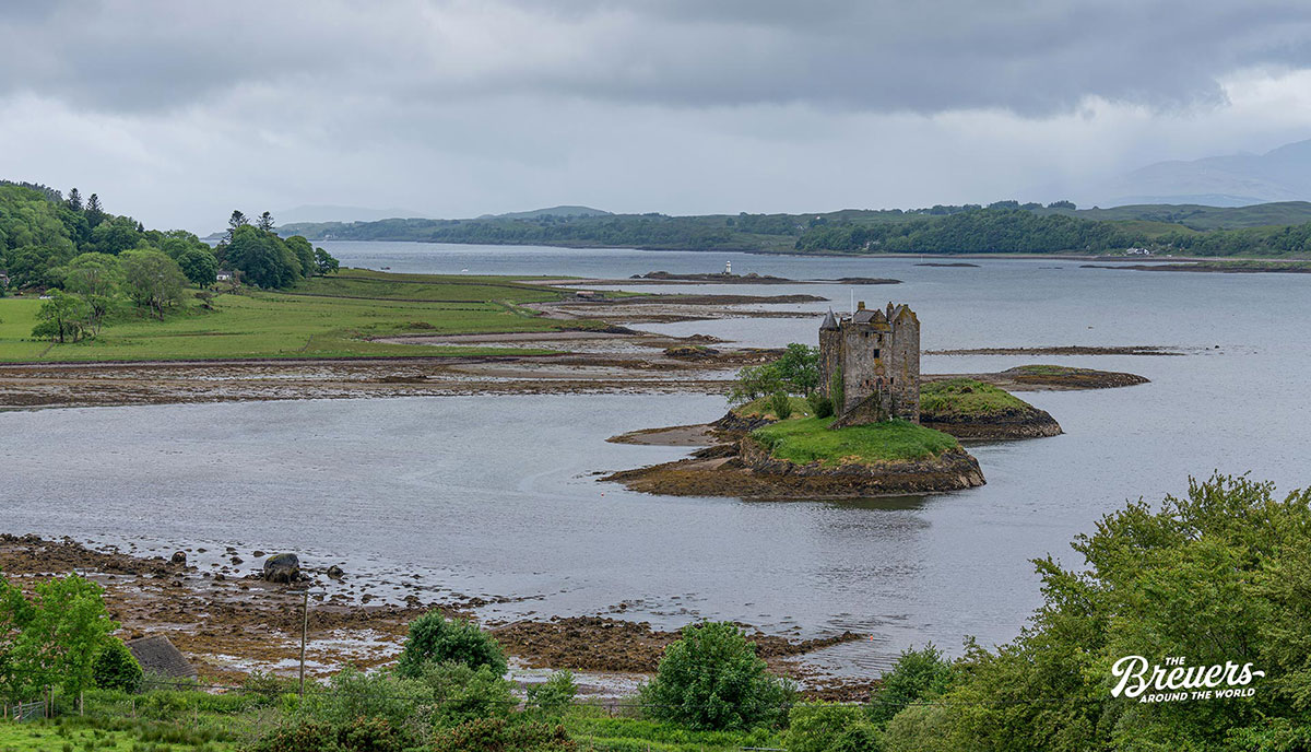 Panorama mit Burg in Schottland