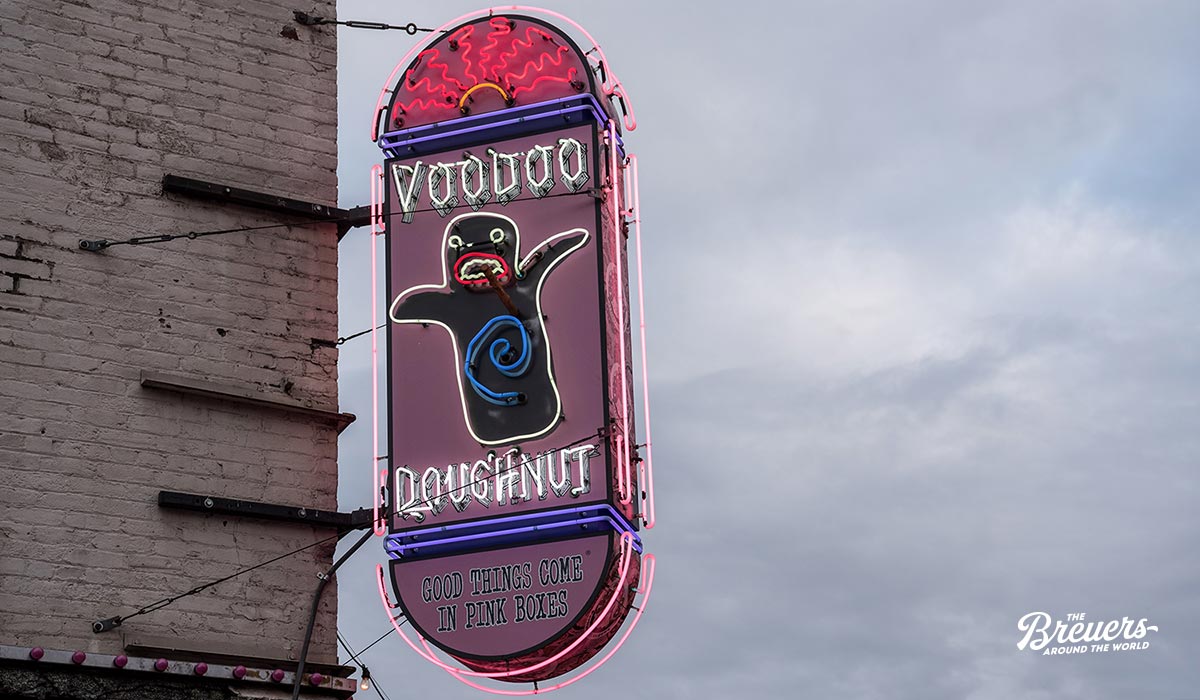 Schild vom Portlands berühmten Voodoo Doughnuts