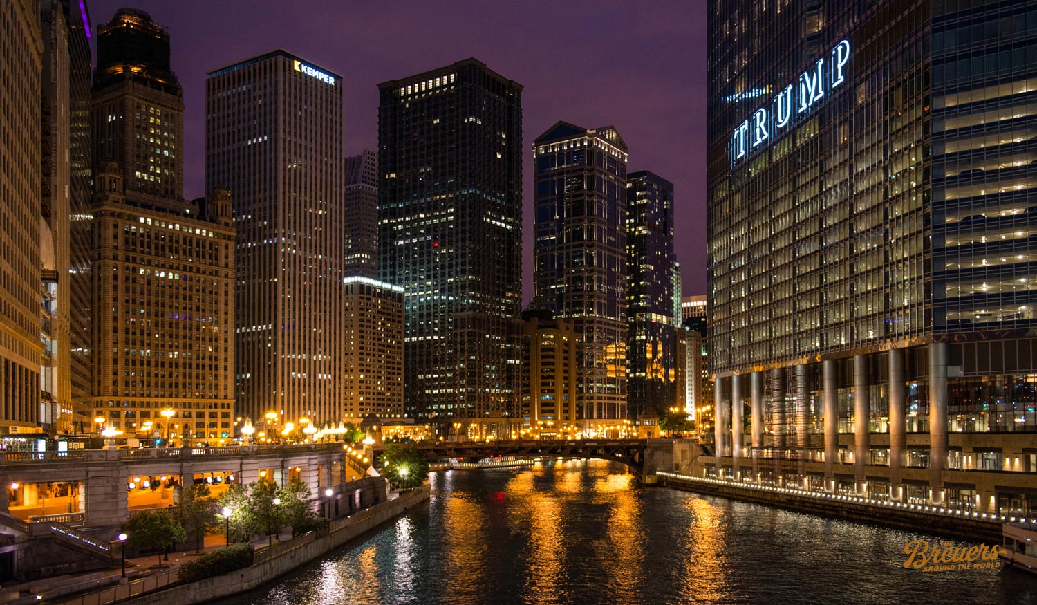Chicago River mit Trump Tower