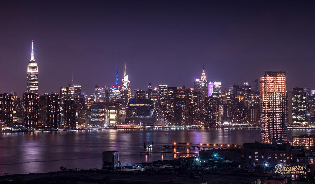 Skyline von Manhattan bei Nacht