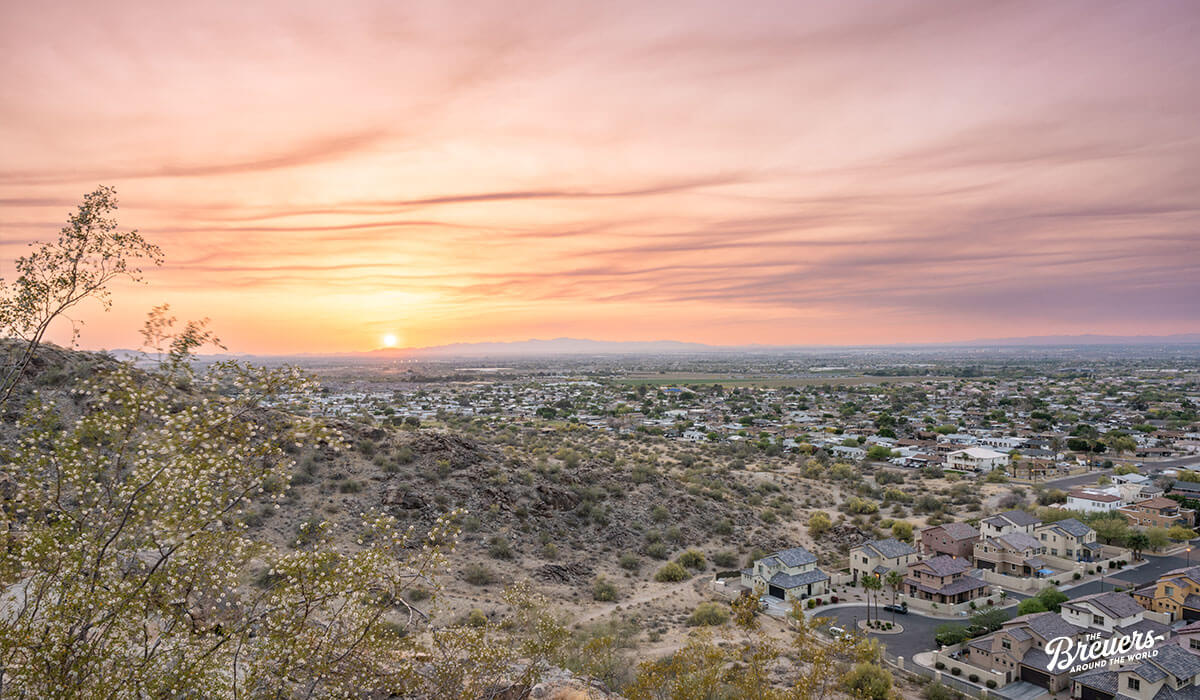 Sonnenuntergang über Phoenix vom Dobbins Lookout