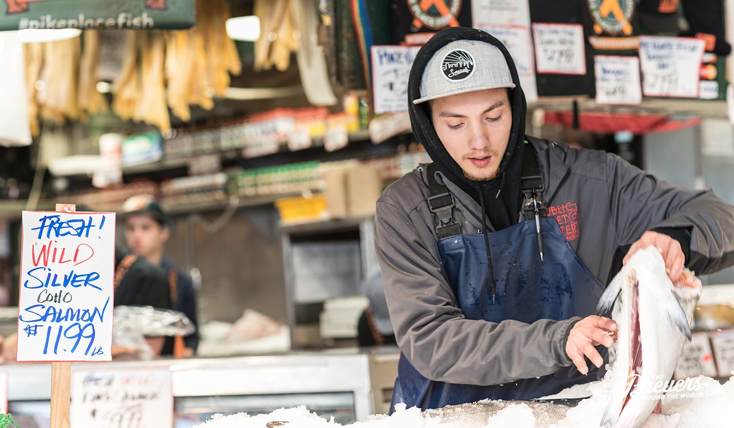Fischhändler auf dem Pike Place Market in Seattle