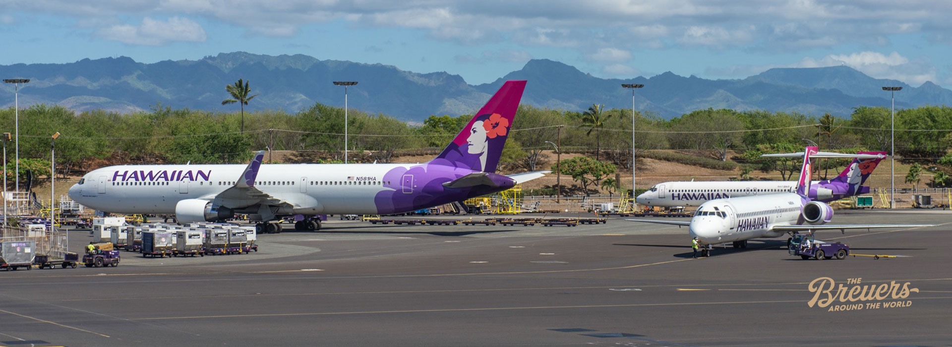 Flugzeug von Hawaiian Airlines auf dem Flughafen von Honolulu