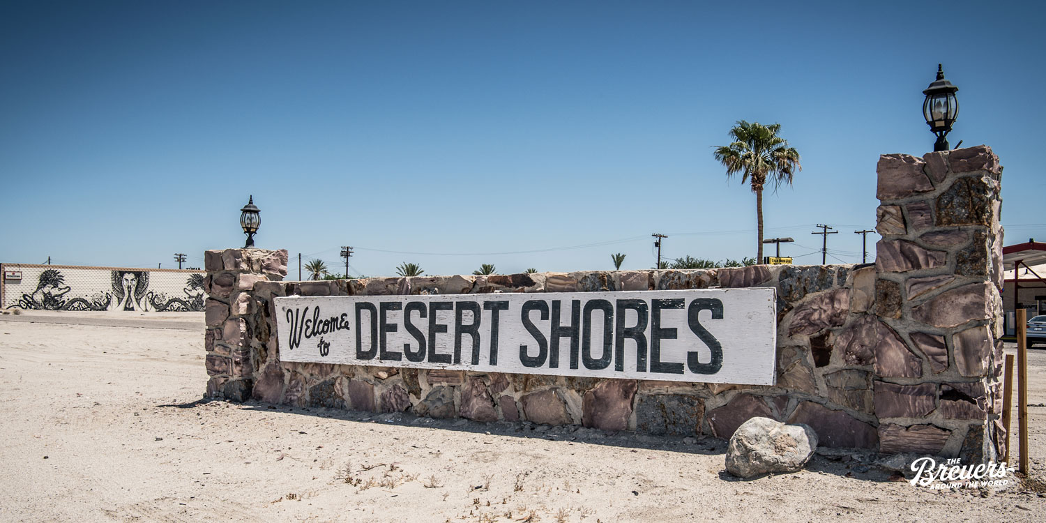 Schild Desert Shores an der Salton Sea