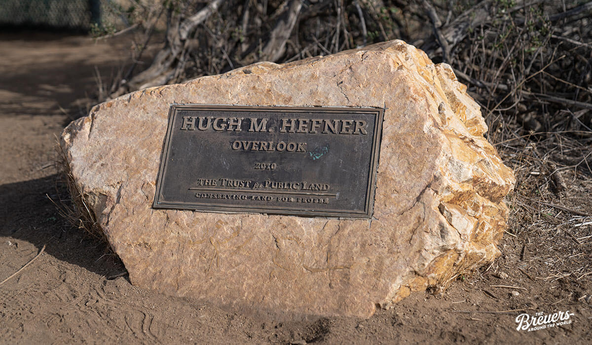 Hugh Hefner Gedenkstein am Hollywood Sign
